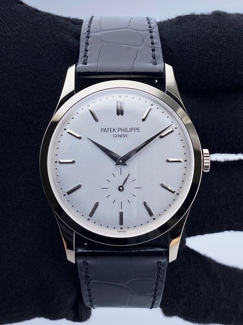 Patek Philippe Calatrava 5196G-001 Image 2